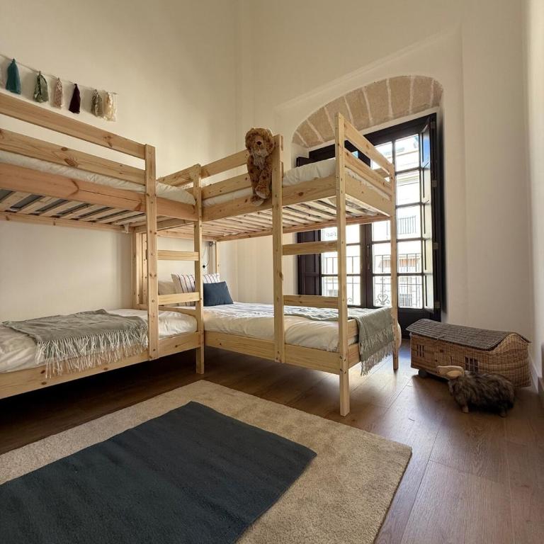 ESPECTACULAR PISO EN PALACIO Preferiblemente familias y mayores de treinta años - Apartamento de 3 dormitorios - 33