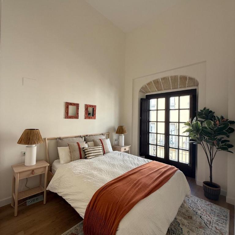 ESPECTACULAR PISO EN PALACIO Preferiblemente familias y mayores de treinta años - Apartamento de 3 dormitorios - 51