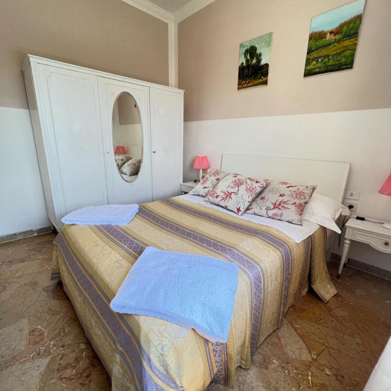 Souvenir Maya - Double Room with Shared Bathroom - 6
