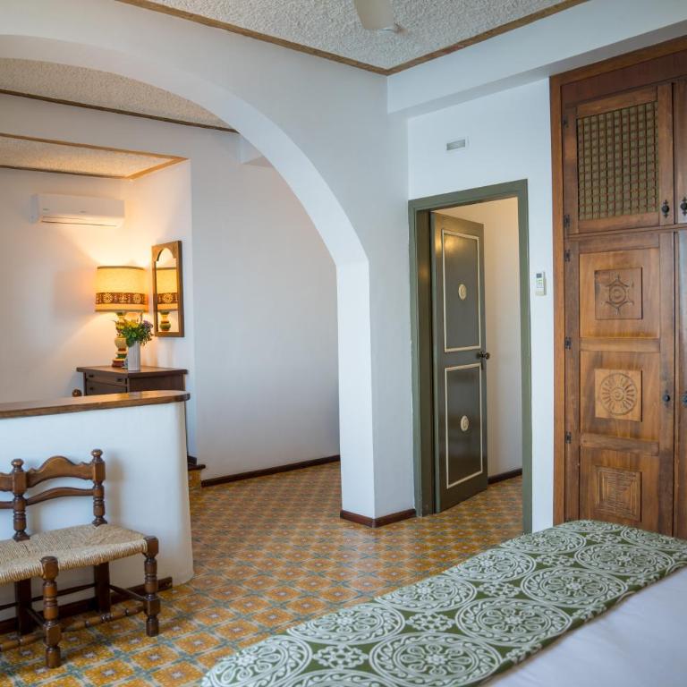 Hotel Carasco - Classic Family Room - 3