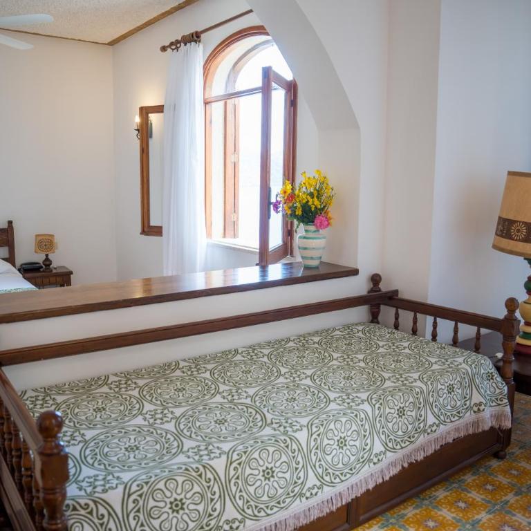 Hotel Carasco - Classic Family Room - 4