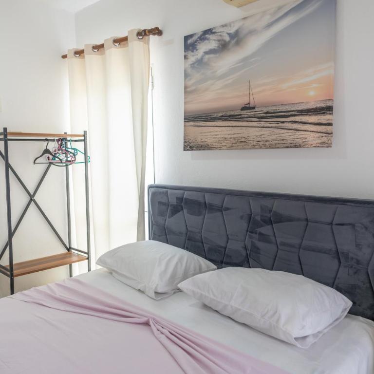Beach Center - Triple Room with Sea View - 6