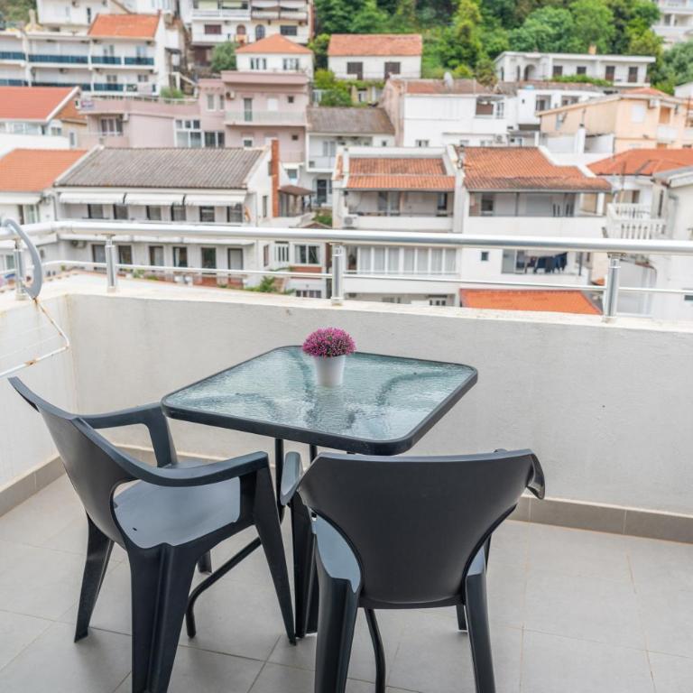Beach Center - Triple Room with Sea View - 8