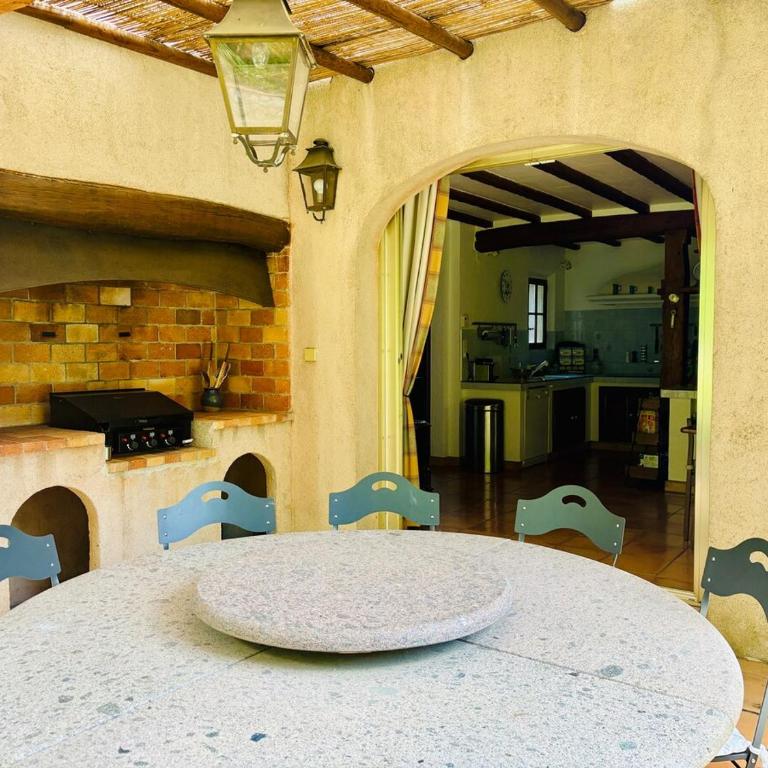 Hacienda Provençale- Piscine, Pétanque et Plenitude - Villa - 44