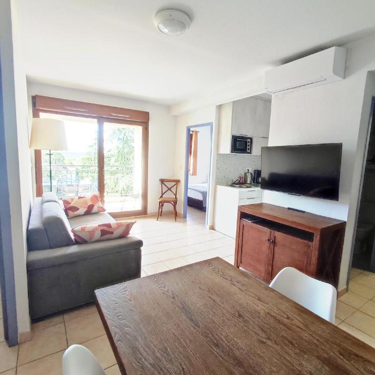 Appartement avec grande terrasse au centre ville d'Uzès - Appartement 2 Chambres - 3