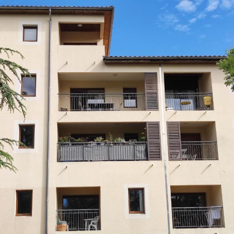 Appartement avec grande terrasse au centre ville d'Uzès - Appartement 2 Chambres - 13