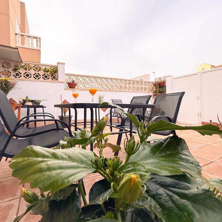 Marino Home - 2BR Retreat w Patio & Swimming pool - Casa Unifamiliar de 2 dormitorios - 22