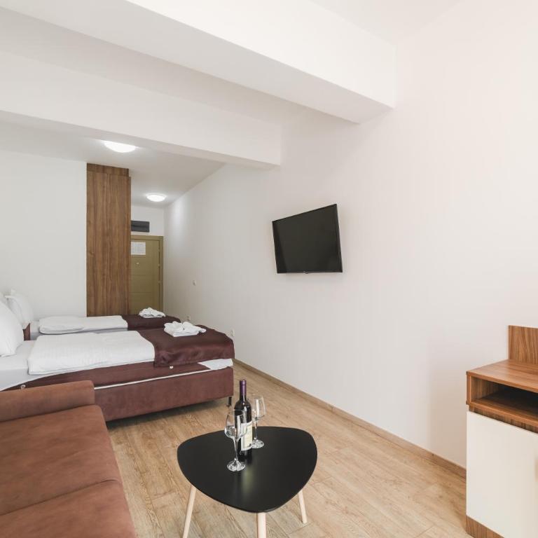 Hotel 219 Budva - Superior Dvokrevetna Soba sa Zasebnim Krevetima - 1