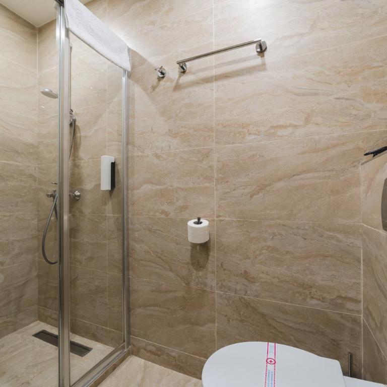 Hotel 219 Budva - Superior Dvokrevetna Soba sa Zasebnim Krevetima - 7