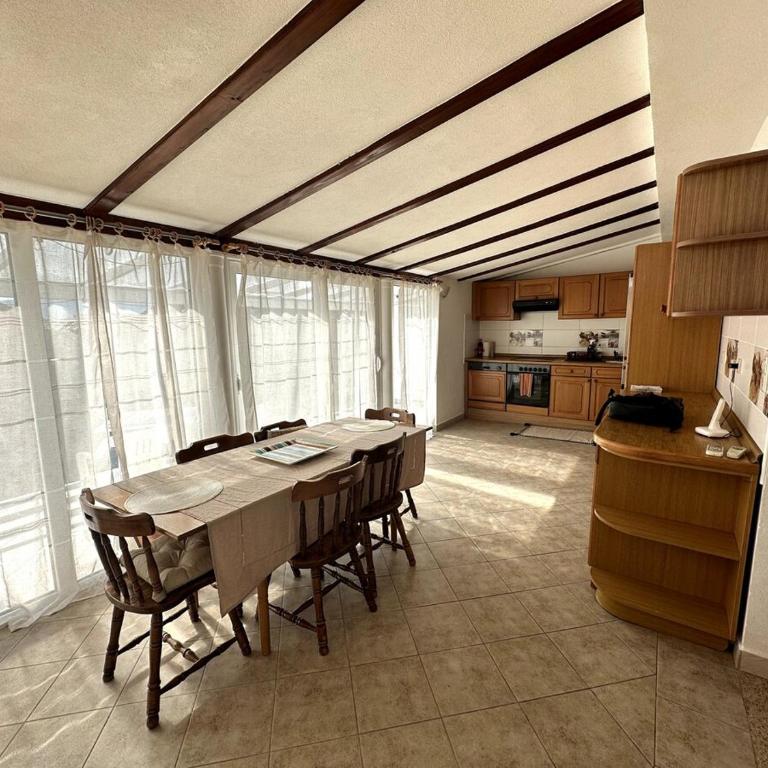 Spacious 2 Bedroom 2 Bath Flat with Large Terrace - Apartman - 3