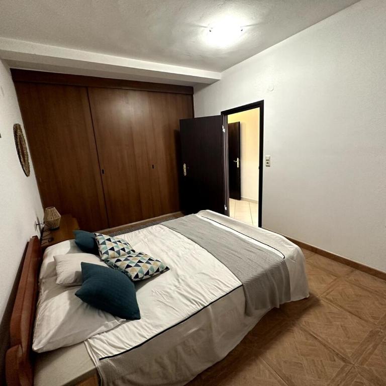 Spacious 2 Bedroom 2 Bath Flat with Large Terrace - Apartman - 19