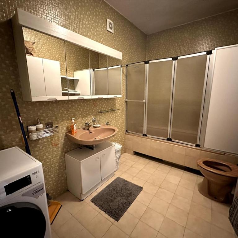 Spacious 2 Bedroom 2 Bath Flat with Large Terrace - Apartman - 21