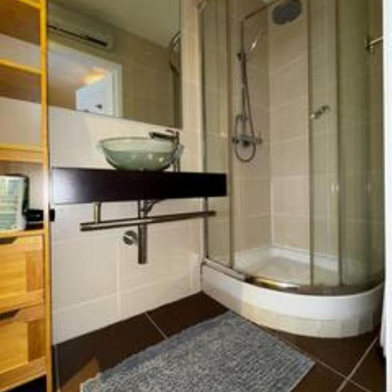 Chez Cyril et Angelique - One-Bedroom Apartment - 2