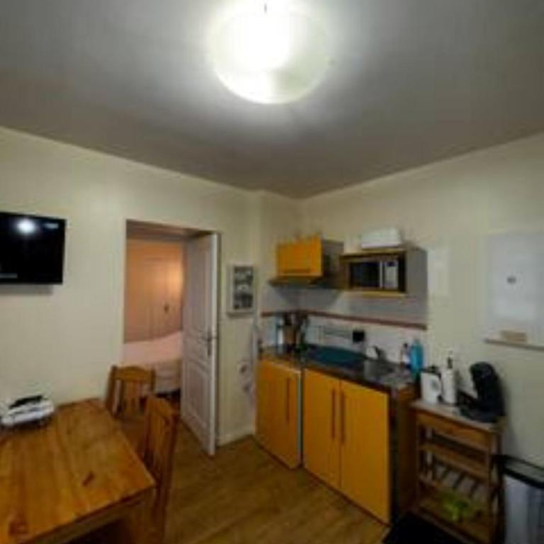 Chez Cyril et Angelique - One-Bedroom Apartment - 5