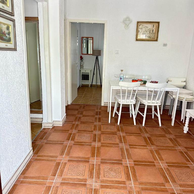 Apartments Mia Patria - Three-Bedroom Apartment - 6