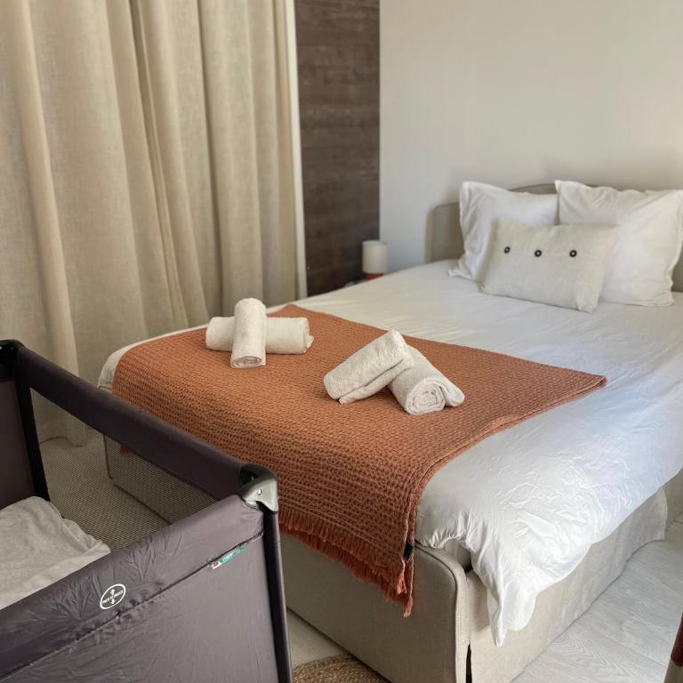 Lou Cabanot - Appartement lumineux 3 chambres - Parking Gratuit - Three-Bedroom Apartment - 9