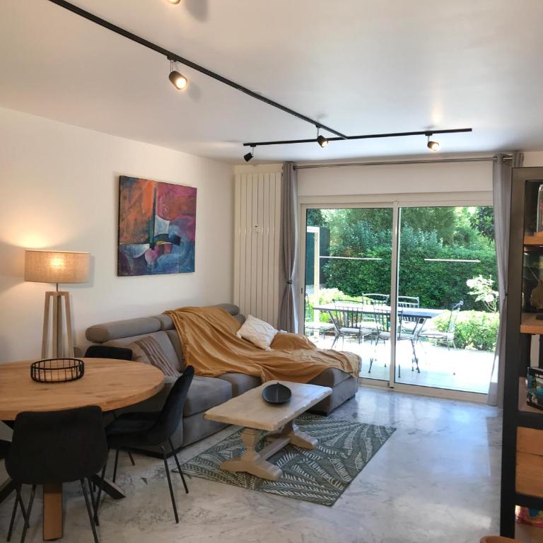 Rez de jardin en bord de mer - Apartamento - 40