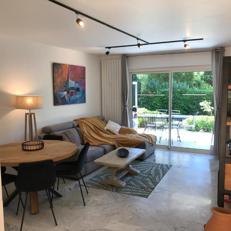 Rez de jardin en bord de mer - Apartamento - 43