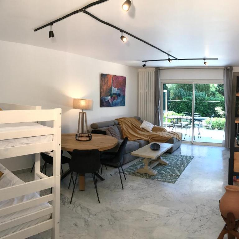 Rez de jardin en bord de mer - Apartamento - 58