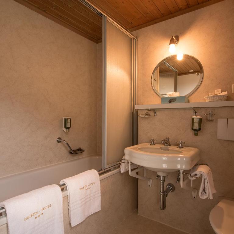 Historic Hotel Falken - Standard Doppel- oder Zweibettzimmer - 8
