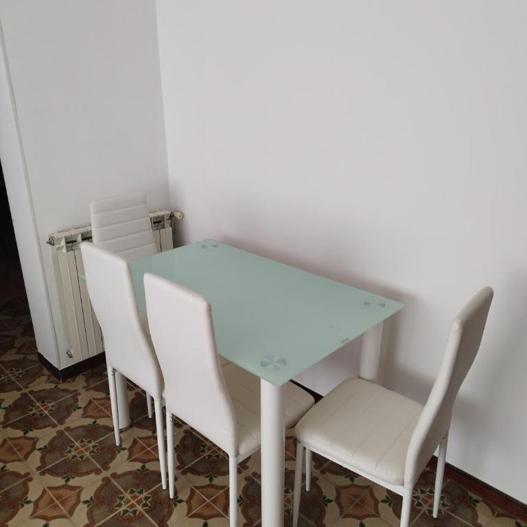 Luminous Living La Elipa - Three-Bedroom Apartment - 3