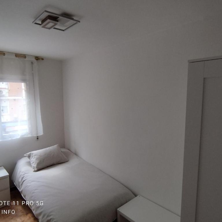 Luminous Living La Elipa - Three-Bedroom Apartment - 6