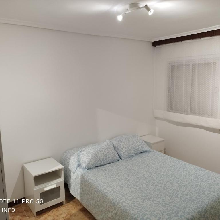Luminous Living La Elipa - Three-Bedroom Apartment - 14