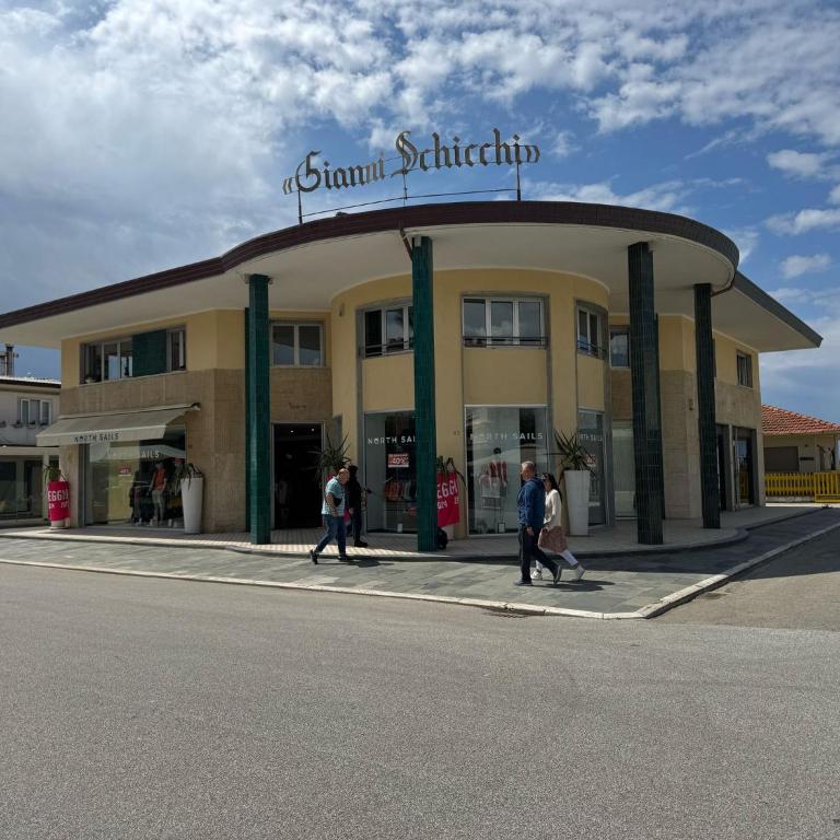 Intero Appartamento sul mare Passeggiata Viareggio - Appartamento con 3 Camere da Letto - 1