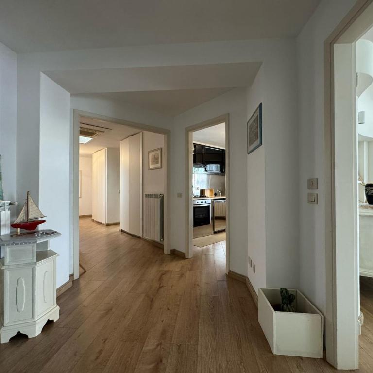 Intero Appartamento sul mare Passeggiata Viareggio - Appartamento con 3 Camere da Letto - 13