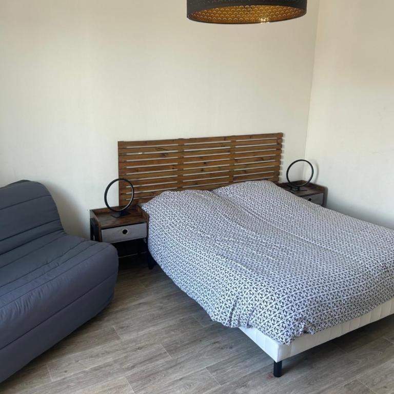 Le famillial , 2 chambres, 4 lits double Avec parking PRIVE 1 VOITURE, NETFLIX, lits faits et serviettes de toilette sur place - Appartement 2 Chambres - 4