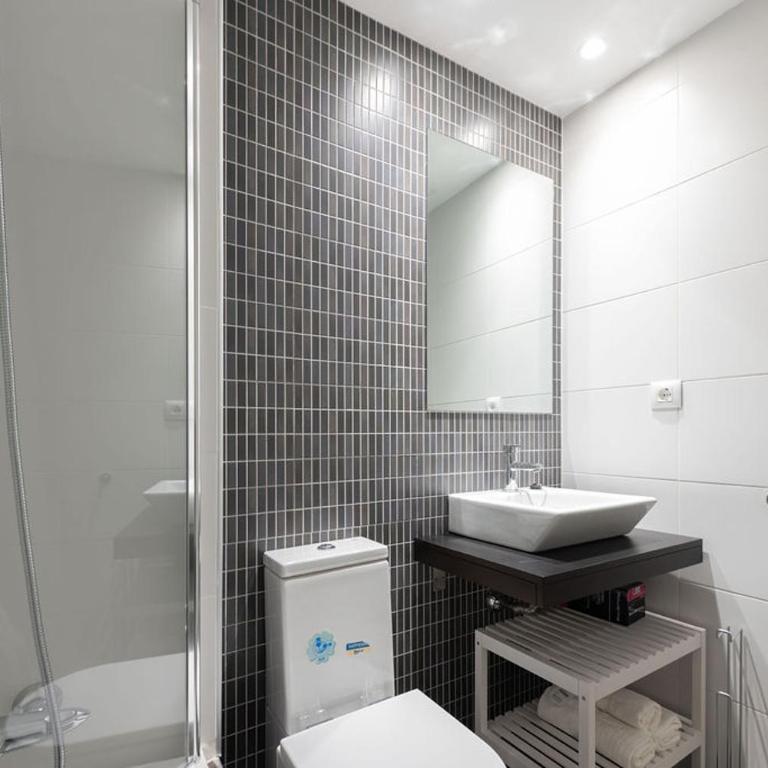 Centro con piscina y cerca de la estación de tren - Apartamento de 1 dormitorio - 12
