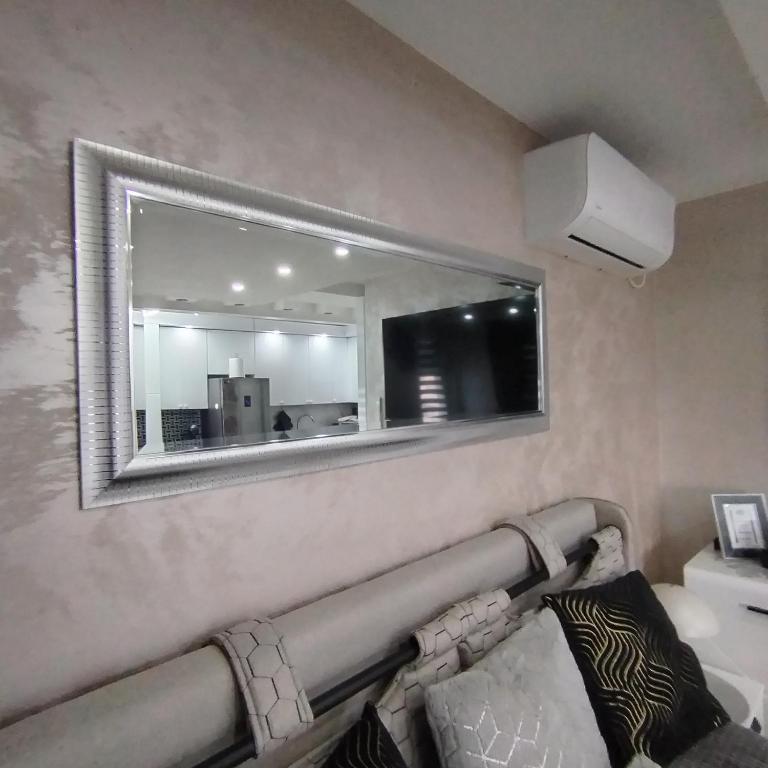 LARI Apartment - One-Bedroom Apartment - 11