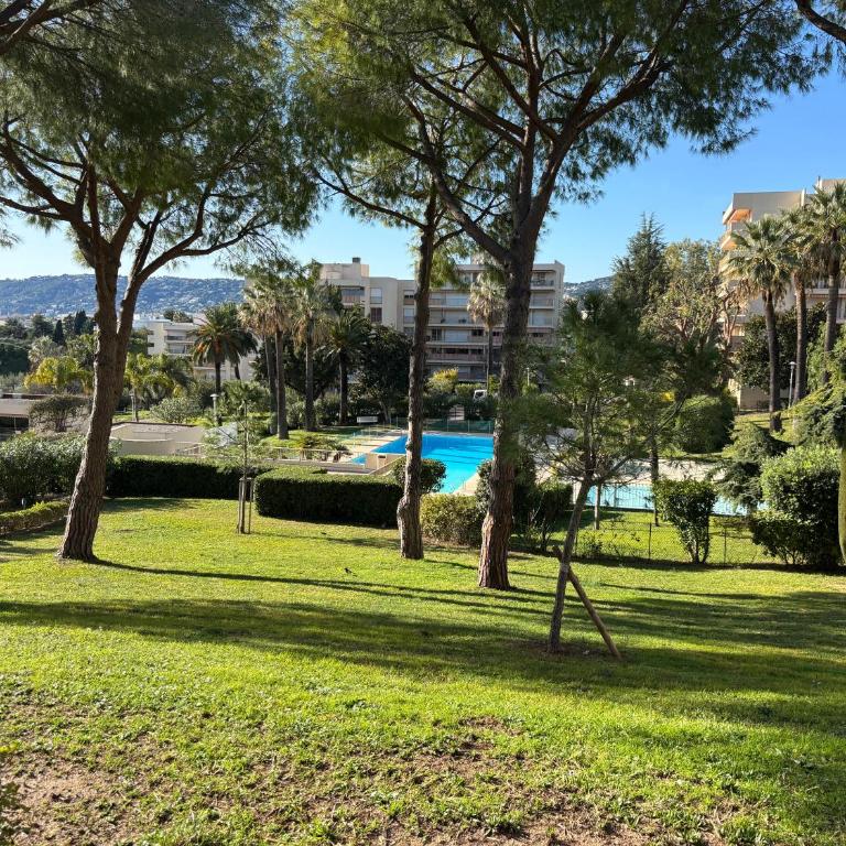 2 pièces centre Juan moderne avec piscine tennis - Appartamento con 1 Camera da Letto - 6