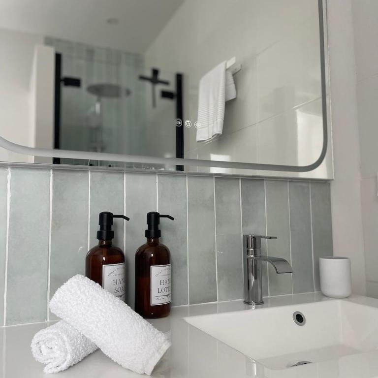 Lou Cabanot - Appartement lumineux 3 chambres - Parking Gratuit - Three-Bedroom Apartment - 12
