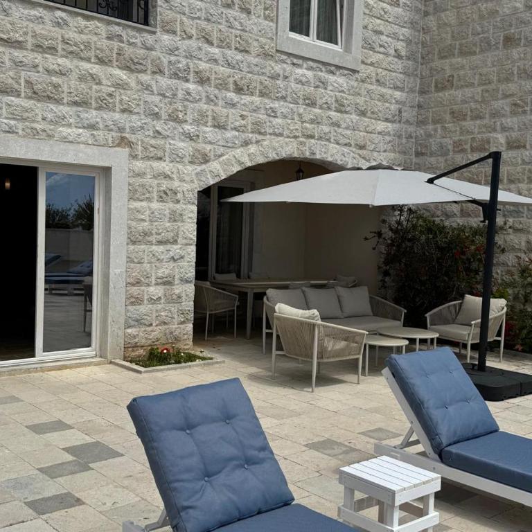 Casa Oliva Villas with Private Heated Pools and Guest Apartments-No Pool Access - Three-Bedroom Villa - 24