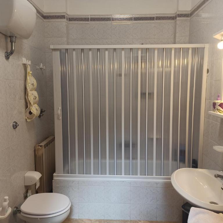 B&B Le 4 Stagioni - Camera Matrimoniale con Bagno Privato - 8