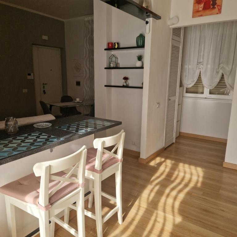 Bright Apartment with Balcony - Metro C 3 min - Colosseum 15 min - Self check-in - Apartment mit 1 Schlafzimmer - 3