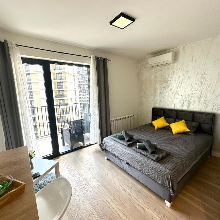 River Sight Studio - BW SIMPHONY - One-Bedroom Apartment - 1