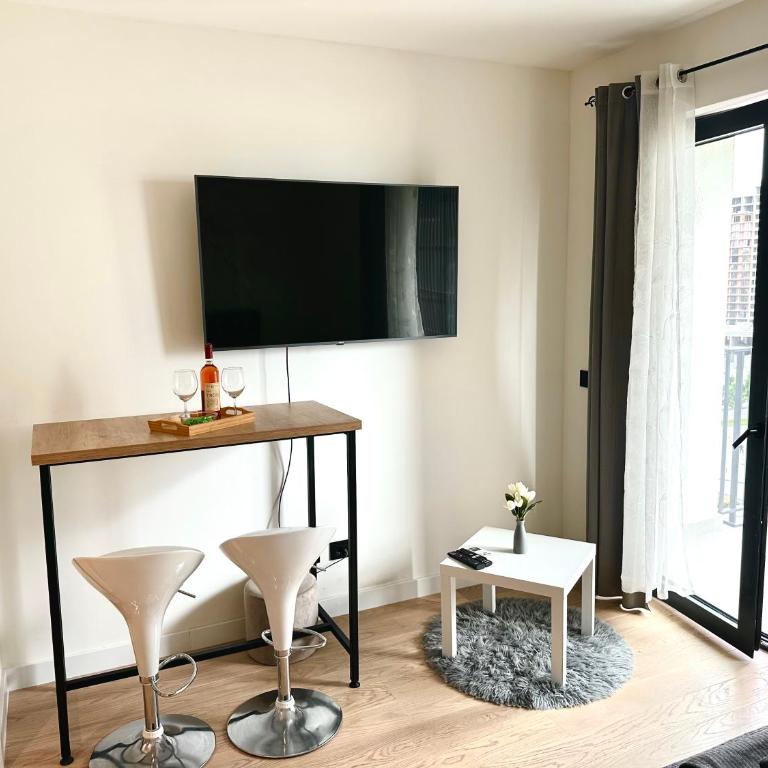 River Sight Studio - BW SIMPHONY - One-Bedroom Apartment - 5