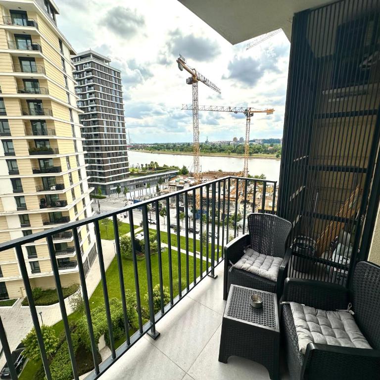 River Sight Studio - BW SIMPHONY - One-Bedroom Apartment - 6