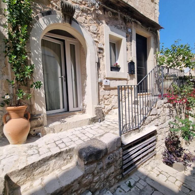 DAMA - Two-Bedroom Apartment - 4