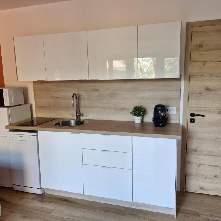 Maison avec jacuzzi privé à 5 min de la plage à St Aygulf - Haus mit 1 Schlafzimmer - 5