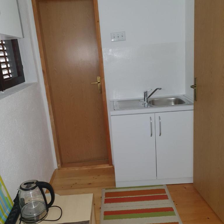 Apartmani Rocen - Two-Bedroom House - 13