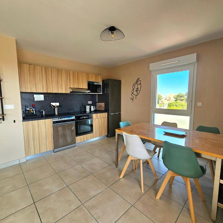 Grand T3 cosy avec terrasse 3mn plage & commerces - Apartment mit 2 Schlafzimmern - 9