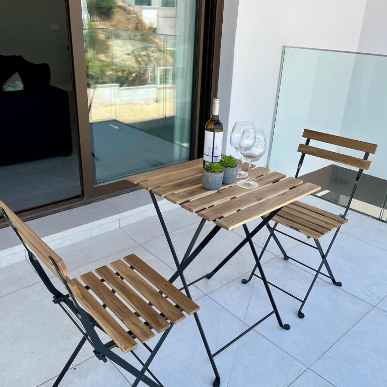 Stylish Boutique Apt Estepona - Relaxing stay Pool Free Parking - One-Bedroom Apartment - 7