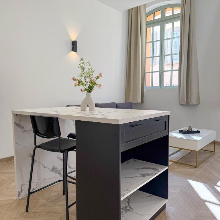 T2 luxe 100m Port 2Toulon Clim Wifi fibre SmartTV - Appartamento con 1 Camera da Letto - 1