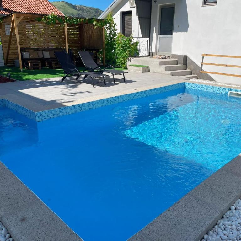 Hills Holiday House - Two-Bedroom Townhouse - 40