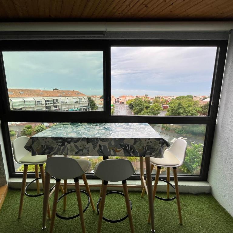 Appartement quartier des Minimes avec piscine, parking, en bordure du port à La Rochelle - Two-Bedroom Apartment - 19