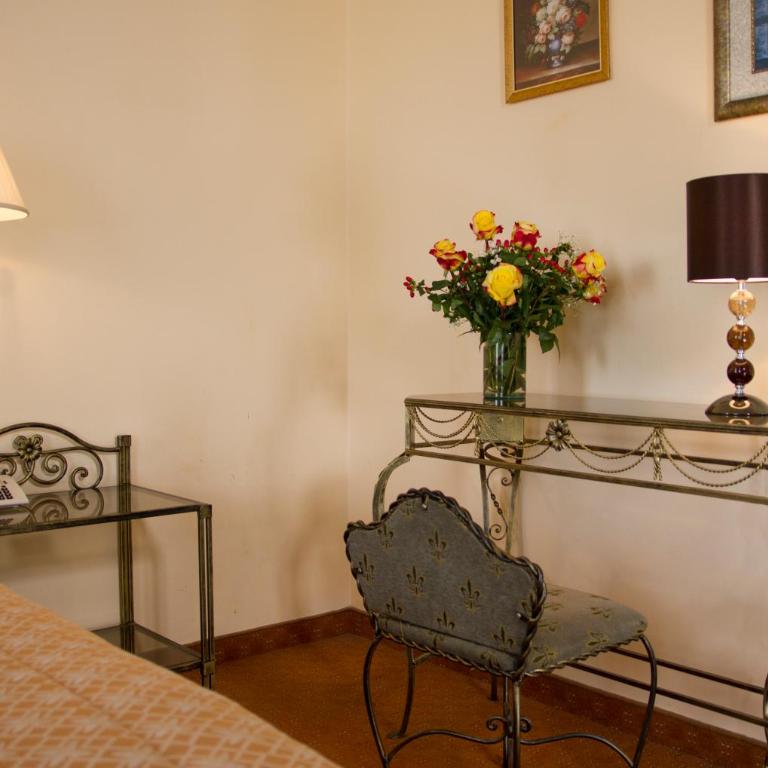 Eugenia Hotel - Habitación con cama extragrande. - 3