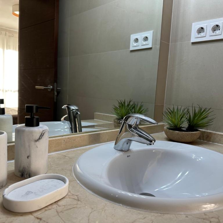 Apartamento en Marbella con piscina - Apartamento de 2 dormitorios - 71